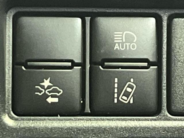 ノア ハイブリッドＳｉダブルバイビー　保証書／純正　９インチ　ＳＤナビ／フリップダウンモニター／衝突安全装置／両側電動スライドドア／シートヒーター　前席／車線逸脱防止支援システム／シート　ハーフレザー／ヘッドランプ　ＬＥＤ　バックカメラ（26枚目）