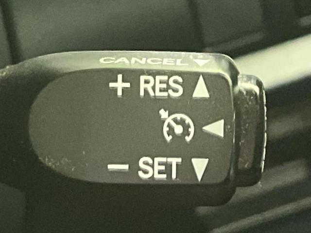 ノア ハイブリッドＳｉダブルバイビー　保証書／純正　９インチ　ＳＤナビ／フリップダウンモニター／衝突安全装置／両側電動スライドドア／シートヒーター　前席／車線逸脱防止支援システム／シート　ハーフレザー／ヘッドランプ　ＬＥＤ　バックカメラ（29枚目）