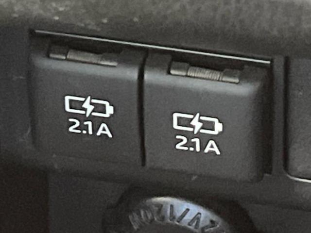 ノア ハイブリッドＳｉダブルバイビー　保証書／純正　９インチ　ＳＤナビ／フリップダウンモニター／衝突安全装置／両側電動スライドドア／シートヒーター　前席／車線逸脱防止支援システム／シート　ハーフレザー／ヘッドランプ　ＬＥＤ　バックカメラ（33枚目）