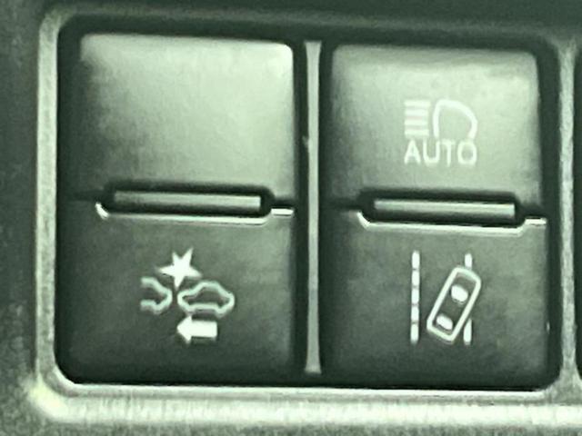 ヴォクシー ＺＳキラメキ３　新品タイヤ／純正エアロ／保証書／純正　１０インチ　ＳＤナビ／フリップダウンモニター　純正　１２．８インチ／衝突安全装置／両側電動スライドドア／車線逸脱防止支援システム／シート　ハーフレザー　フルエアロ（27枚目）