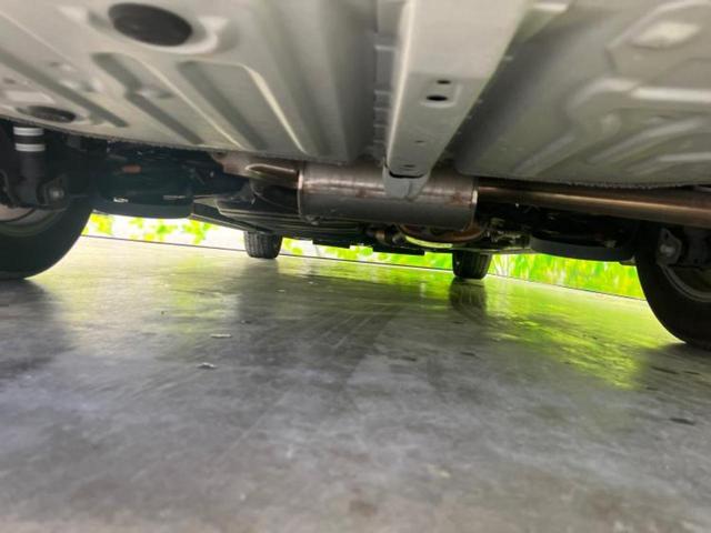 ヴォクシー ＺＳキラメキ３　新品タイヤ／純正エアロ／保証書／純正　１０インチ　ＳＤナビ／フリップダウンモニター　純正　１２．８インチ／衝突安全装置／両側電動スライドドア／車線逸脱防止支援システム／シート　ハーフレザー　フルエアロ（40枚目）