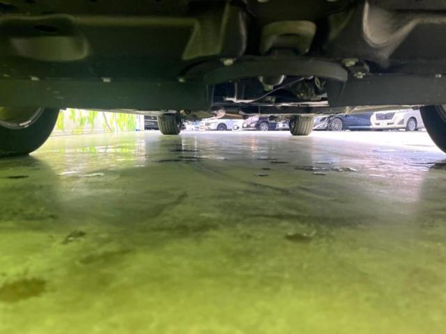 ヴォクシー ＺＳキラメキ３　新品タイヤ／純正エアロ／保証書／純正　１０インチ　ＳＤナビ／フリップダウンモニター　純正　１２．８インチ／衝突安全装置／両側電動スライドドア／車線逸脱防止支援システム／シート　ハーフレザー　フルエアロ（41枚目）