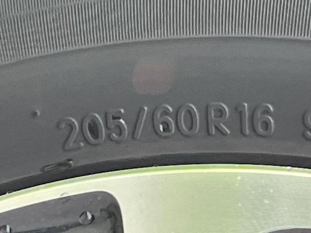 ヴォクシー ＺＳキラメキ３　新品タイヤ／純正エアロ／保証書／純正　１０インチ　ＳＤナビ／フリップダウンモニター　純正　１２．８インチ／衝突安全装置／両側電動スライドドア／車線逸脱防止支援システム／シート　ハーフレザー　フルエアロ（44枚目）