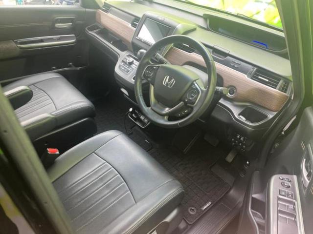 フリード クロスターホンダセンシング　新品タイヤ／保証書／社外　８インチ　ＳＤナビ／ホンダセンシング／両側電動スライドドア／車線逸脱防止支援システム／ドライブレコーダー　社外／ヘッドランプ　ＬＥＤ／Ｂｌｕｅｔｏｏｔｈ接続／ＥＴＣ　ドラレコ（4枚目）