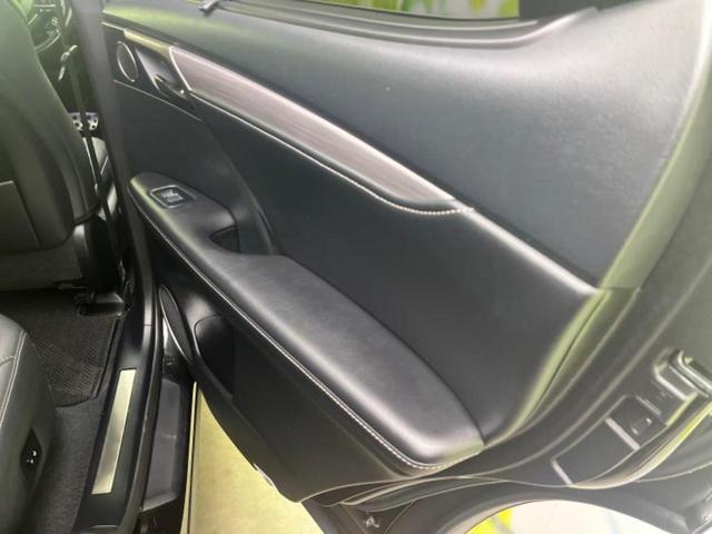 RX 4WD RX200t Fスポーツ サンルーフ/純正エアロ/保証書/純正 SDナビ/プリクラッシュセーフティ/シートヒーター 全席/車線逸脱防止支援システム/シート フルレザー/電動バックドア/ヘッドランプ LED 革シート フルエアロ(20枚目)