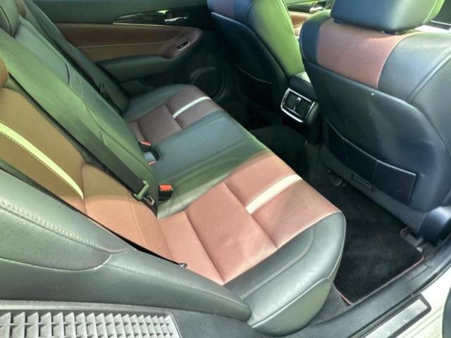 クラウンハイブリッド ハイブリッドアスリートSブラックスタイル 保証書/純正 SDナビ/シートヒーター/シート フルレザー/パーキングアシスト バックガイド/ヘッドランプ LED/ETC/EBD付ABS/横滑り防止装置/アイドリングストップ 革シート バックカメラ(5枚目)