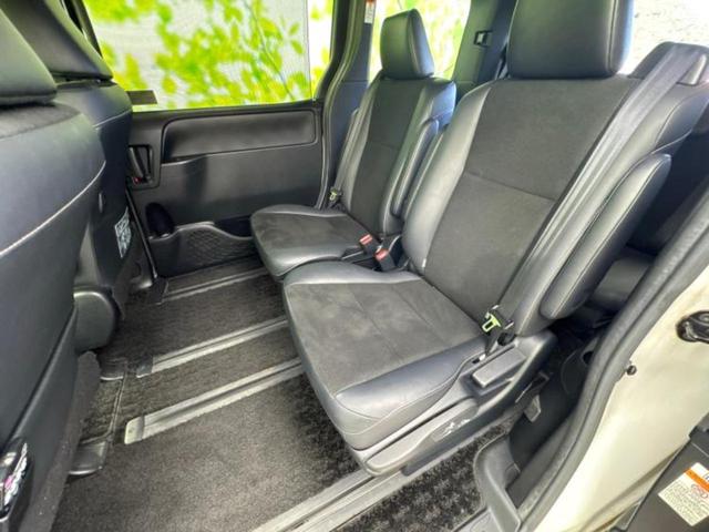 ノア Siダブルバイビー 純正 9インチ SDナビ/フリップダウンモニター/衝突安全装置/両側電動スライドドア/車線逸脱防止支援システム/シート ハーフレザー/ヘッドランプ LED/ETC/EBD付ABS/横滑り防止装置(7枚目)