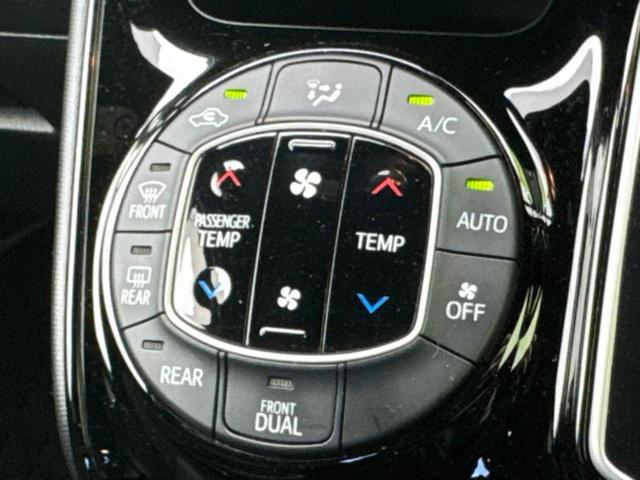 ノア Siダブルバイビー 純正 9インチ SDナビ/フリップダウンモニター/衝突安全装置/両側電動スライドドア/車線逸脱防止支援システム/シート ハーフレザー/ヘッドランプ LED/ETC/EBD付ABS/横滑り防止装置(28枚目)