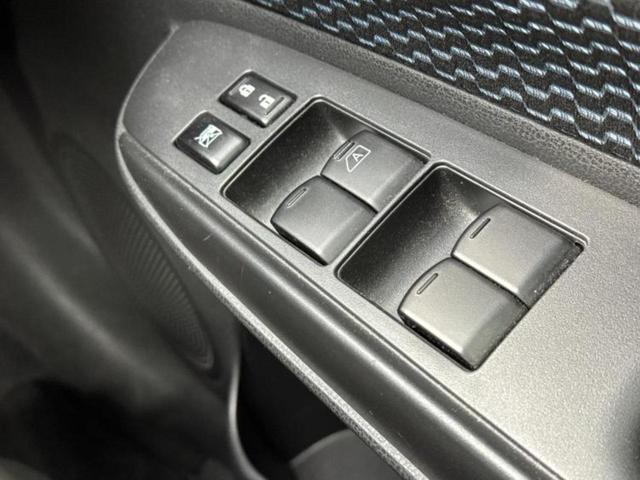 ノート Ｘ　ＤＩＧ－Ｓエマブレパッケージ　新品タイヤ／保証書／純正　ＳＤナビ／衝突安全装置／車線逸脱防止支援システム／ＥＴＣ／ＥＢＤ付ＡＢＳ／横滑り防止装置／アイドリングストップ／バックモニター／地上波デジタルチューナー／エアバッグ　運転席（25枚目）