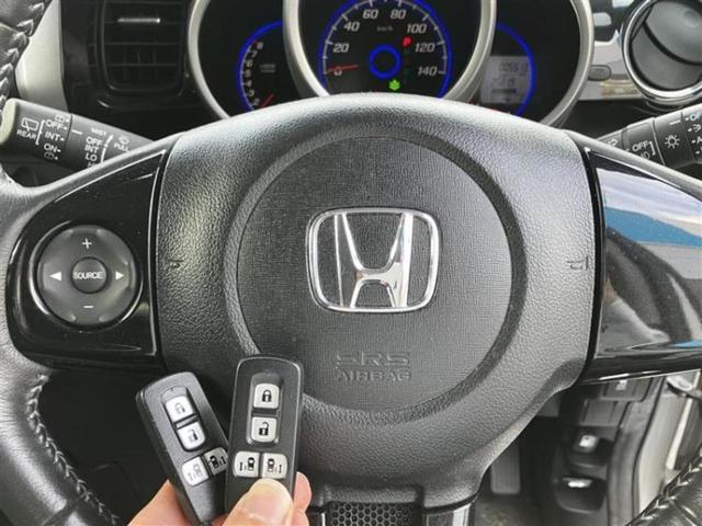 Ｎ－ＢＯＸカスタム Ｇ　ＳＳパッケージ　純正　ＳＤナビ／両側電動スライドドア／ドライブレコーダー　社外／ヘッドランプ　ＨＩＤ／Ｂｌｕｅｔｏｏｔｈ接続／ＥＴＣ／ＥＢＤ付ＡＢＳ／横滑り防止装置／アイドリングストップ／バックモニター　バックカメラ（12枚目）