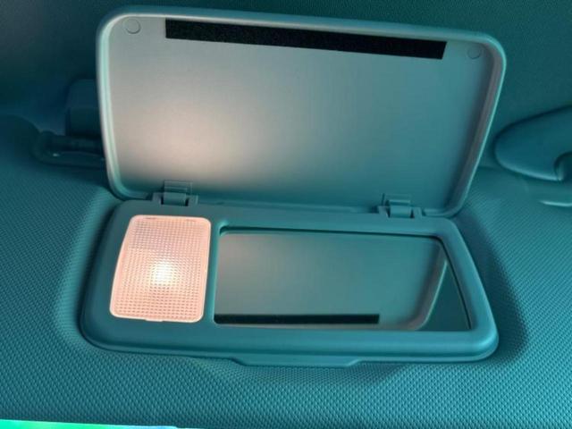 ＷＥＣＡＲＳでは各商談席に大型モニターをご用意しております！見やすい大画面でゆったりと全国の在庫をご覧いただけます！是非ご来店お待ちしております！