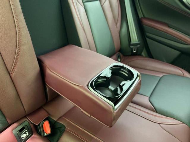 ＷＥＣＡＲＳでは各商談席に大型モニターをご用意しております！見やすい大画面でゆったりと全国の在庫をご覧いただけます！是非ご来店お待ちしております！