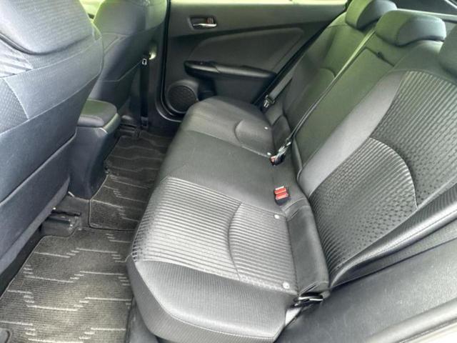 プリウス S 新品タイヤ/純正 SDナビ/トヨタセーフティセンス/車線逸脱防止支援システム/ヘッドランプ LED/Bluetooth接続/ETC/EBD付ABS/横滑り防止装置/アイドリングストップ バックカメラ(7枚目)