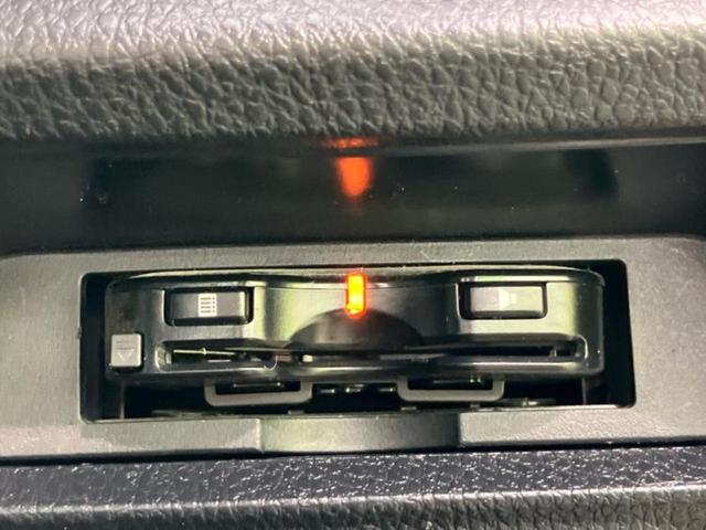 ヴォクシー ZSキラメキ 社外 8インチ SDナビ/フリップダウンモニター 社外 10.1インチ/両側電動スライドドア/ヘッドランプ LED/Bluetooth接続/ETC/EBD付ABS/横滑り防止装置 後席モニター(29枚目)