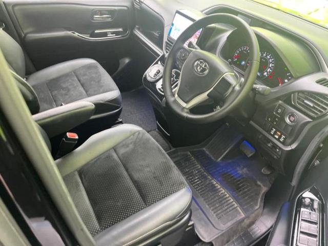 ヴォクシー ＺＳキラメキ３　新品タイヤ／純正エアロ／保証書／社外　９インチ　ＳＤナビ／トヨタセーフティセンス／両側電動スライドドア／車線逸脱防止支援システム／シート　ハーフレザー／ヘッドランプ　ＬＥＤ／Ｂｌｕｅｔｏｏｔｈ接続（4枚目）