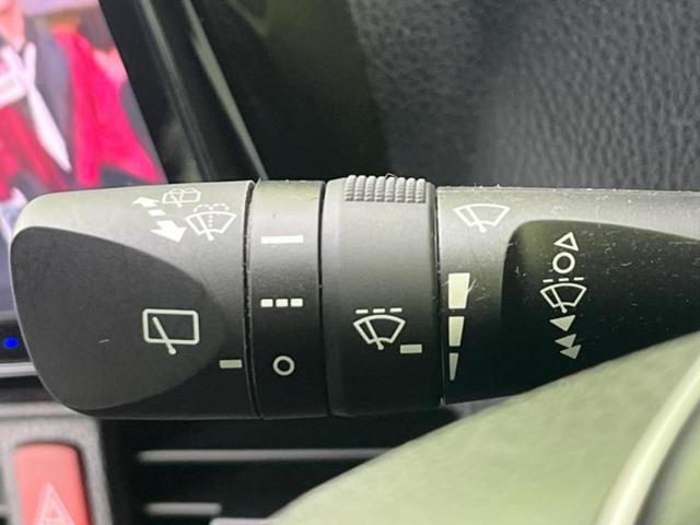 ヴォクシー ＺＳキラメキ３　新品タイヤ／純正エアロ／保証書／社外　９インチ　ＳＤナビ／トヨタセーフティセンス／両側電動スライドドア／車線逸脱防止支援システム／シート　ハーフレザー／ヘッドランプ　ＬＥＤ／Ｂｌｕｅｔｏｏｔｈ接続（16枚目）