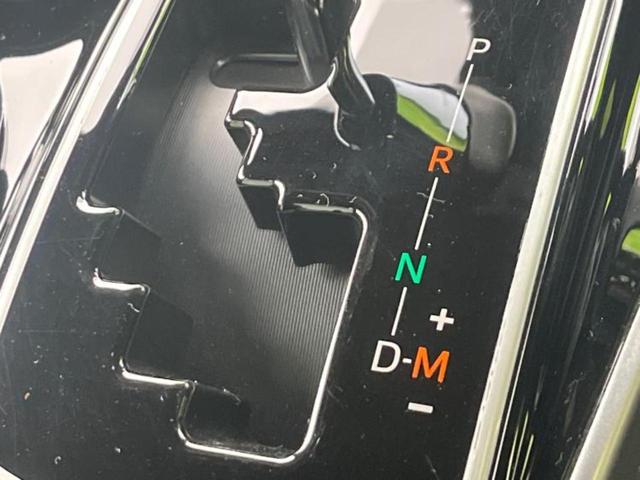 ヴォクシー ＺＳキラメキ３　新品タイヤ／純正エアロ／保証書／社外　９インチ　ＳＤナビ／トヨタセーフティセンス／両側電動スライドドア／車線逸脱防止支援システム／シート　ハーフレザー／ヘッドランプ　ＬＥＤ／Ｂｌｕｅｔｏｏｔｈ接続（17枚目）
