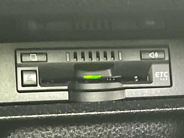 ヴォクシー ＺＳキラメキ３　新品タイヤ／純正エアロ／保証書／社外　９インチ　ＳＤナビ／トヨタセーフティセンス／両側電動スライドドア／車線逸脱防止支援システム／シート　ハーフレザー／ヘッドランプ　ＬＥＤ／Ｂｌｕｅｔｏｏｔｈ接続（18枚目）