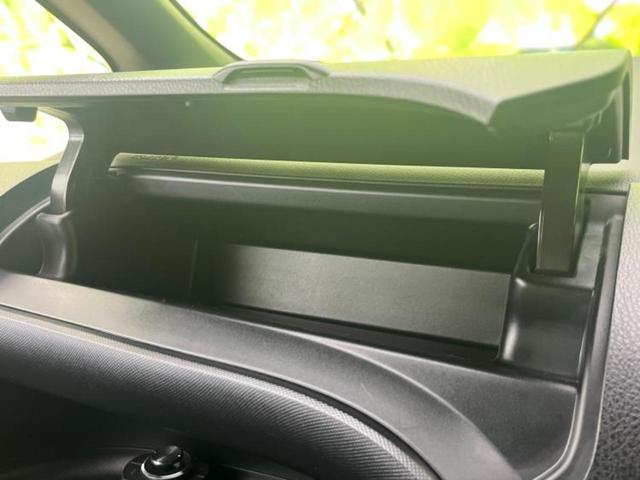 ヴォクシー ＺＳキラメキ３　新品タイヤ／純正エアロ／保証書／社外　９インチ　ＳＤナビ／トヨタセーフティセンス／両側電動スライドドア／車線逸脱防止支援システム／シート　ハーフレザー／ヘッドランプ　ＬＥＤ／Ｂｌｕｅｔｏｏｔｈ接続（31枚目）