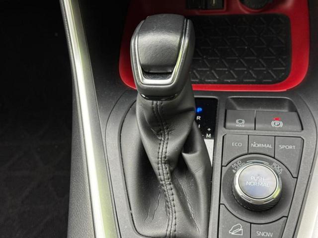 ＲＡＶ４ ４ＷＤアドベンチャーオフロードパッケージ　ディスプレイオーディオ／衝突安全装置／パノラミックビューモニター／車線逸脱防止支援システム／シート　合皮／電動バックドア／ヘッドランプ　ＬＥＤ／Ｂｌｕｅｔｏｏｔｈ接続／ＥＴＣ／ＥＢＤ付ＡＢＳ　４ＷＤ（16枚目）