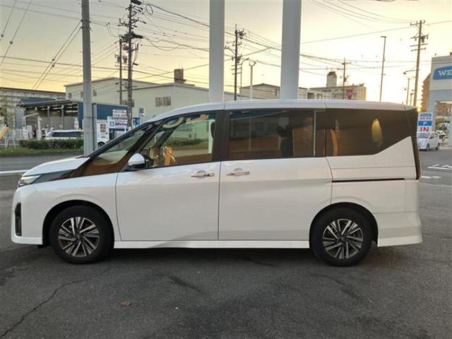 セレナ ハイウェイスターＶ　新品タイヤ／保証書／純正　９インチ　ＳＤナビ／衝突安全装置／両側電動スライドドア／車線逸脱防止支援システム／ヘッドランプ　ＬＥＤ／Ｂｌｕｅｔｏｏｔｈ接続／ＥＢＤ付ＡＢＳ／横滑り防止装置　バックカメラ（2枚目）