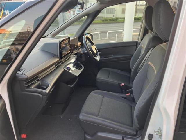 セレナ ハイウェイスターＶ　新品タイヤ／保証書／純正　９インチ　ＳＤナビ／衝突安全装置／両側電動スライドドア／車線逸脱防止支援システム／ヘッドランプ　ＬＥＤ／Ｂｌｕｅｔｏｏｔｈ接続／ＥＢＤ付ＡＢＳ／横滑り防止装置　バックカメラ（5枚目）