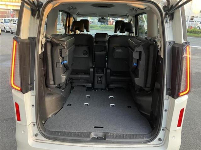 セレナ ハイウェイスターＶ　新品タイヤ／保証書／純正　９インチ　ＳＤナビ／衝突安全装置／両側電動スライドドア／車線逸脱防止支援システム／ヘッドランプ　ＬＥＤ／Ｂｌｕｅｔｏｏｔｈ接続／ＥＢＤ付ＡＢＳ／横滑り防止装置　バックカメラ（8枚目）