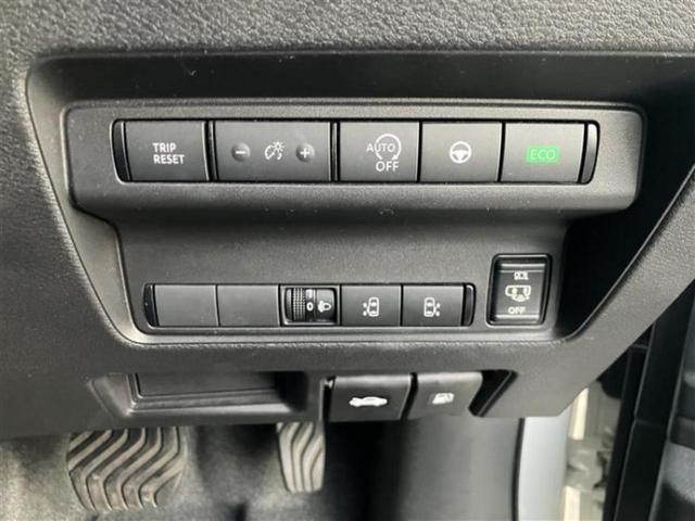 セレナ ハイウェイスターＶ　新品タイヤ／保証書／純正　９インチ　ＳＤナビ／衝突安全装置／両側電動スライドドア／車線逸脱防止支援システム／ヘッドランプ　ＬＥＤ／Ｂｌｕｅｔｏｏｔｈ接続／ＥＢＤ付ＡＢＳ／横滑り防止装置　バックカメラ（14枚目）