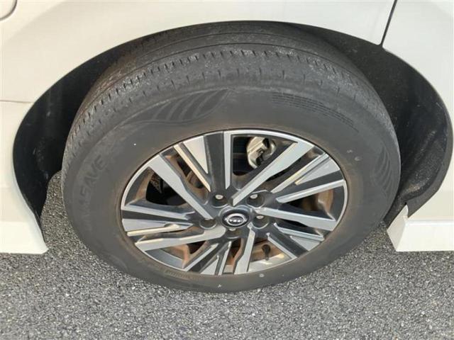 セレナ ハイウェイスターＶ　新品タイヤ／保証書／純正　９インチ　ＳＤナビ／衝突安全装置／両側電動スライドドア／車線逸脱防止支援システム／ヘッドランプ　ＬＥＤ／Ｂｌｕｅｔｏｏｔｈ接続／ＥＢＤ付ＡＢＳ／横滑り防止装置　バックカメラ（18枚目）