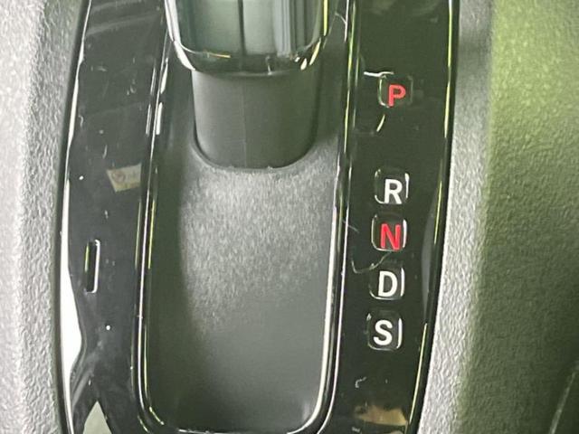 Ｎ－ＢＯＸカスタム ヒョウジュン　保証書／純正　８インチ　ナビ／ホンダセンシング／電動スライドドア／シートヒーター　前席／車線逸脱防止支援システム／登録済未使用車／ヘッドランプ　ＬＥＤ／ＵＳＢジャック／Ｂｌｕｅｔｏｏｔｈ接続　禁煙車（17枚目）