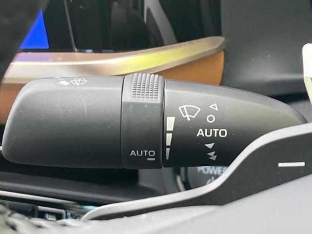 クラウンクロスオーバー ４ＷＤ　ＲＳアドバンスド　新品タイヤ／サンルーフ／モデリスタエアロ／保証書／ディスプレイオーディオ／デジタルインナーミラー／トヨタセーフティセンス／シートヒーター　前席／全方位モニター／車線逸脱防止支援システム　革シート（17枚目）