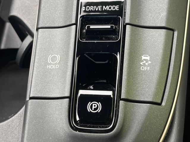 クラウンクロスオーバー ４ＷＤ　ＲＳアドバンスド　新品タイヤ／サンルーフ／モデリスタエアロ／保証書／ディスプレイオーディオ／デジタルインナーミラー／トヨタセーフティセンス／シートヒーター　前席／全方位モニター／車線逸脱防止支援システム　革シート（27枚目）