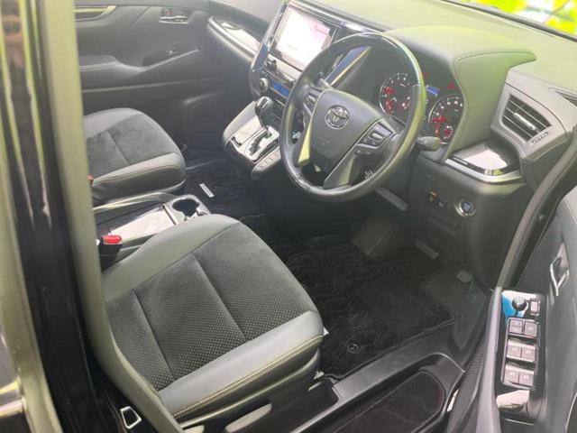 アルファード Sタイプゴールド モデリスタエアロ/保証書/ディスプレイオーディオ+ナビ/フリップダウンモニター/デジタルインナーミラー/衝突安全装置/両側電動スライドドア/車線逸脱防止支援システム/シート ハーフレザー フルエアロ(4枚目)