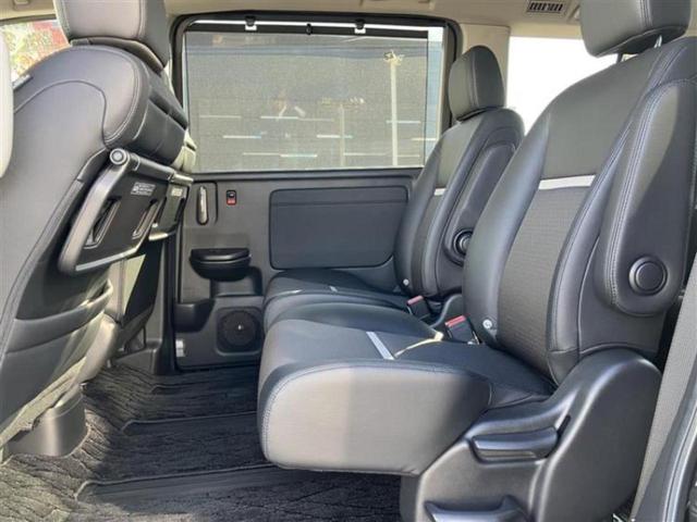 ステップワゴン ｅＨＥＶモデューロＸホンダセンシング　新品タイヤ／保証書／純正　１０インチ　ＳＤナビ／衝突安全装置／両側電動スライドドア／シートヒーター／マルチビューカメラシステム／車線逸脱防止支援システム／シート　ハーフレザー／ドライブレコーダー　純正（6枚目）