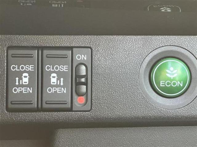 ステップワゴン ｅＨＥＶモデューロＸホンダセンシング　新品タイヤ／保証書／純正　１０インチ　ＳＤナビ／衝突安全装置／両側電動スライドドア／シートヒーター／マルチビューカメラシステム／車線逸脱防止支援システム／シート　ハーフレザー／ドライブレコーダー　純正（18枚目）