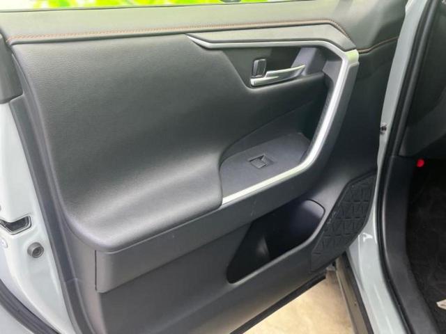 RAV4 4WDアドベンチャー 保証書/純正 9インチ SDナビ/デジタルインナーミラー/衝突安全装置/車線逸脱防止支援システム/シート 合皮/ヘッドランプ LED/Bluetooth接続/ETC/EBD付ABS/横滑り防止装置(22枚目)
