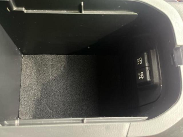 RAV4 4WDアドベンチャー 保証書/純正 9インチ SDナビ/デジタルインナーミラー/衝突安全装置/車線逸脱防止支援システム/シート 合皮/ヘッドランプ LED/Bluetooth接続/ETC/EBD付ABS/横滑り防止装置(33枚目)