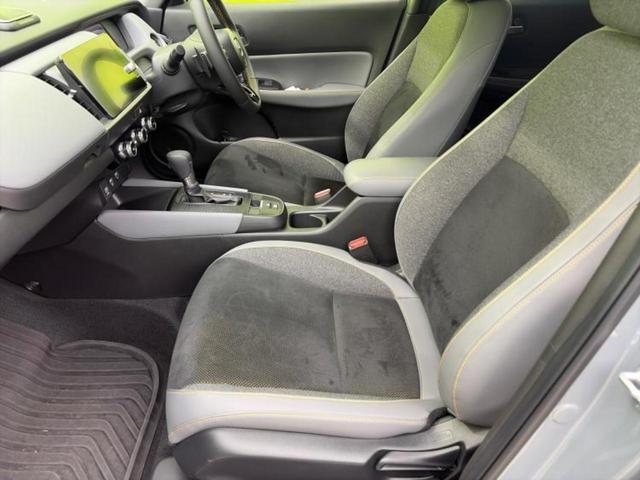 フィット ｅＨＥＶ　ＲＳ　保証書／純正　ＳＤナビ／衝突安全装置／車線逸脱防止支援システム／シート　ハーフレザー／ドライブレコーダー　前後／ヘッドランプ　ＬＥＤ／ＵＳＢジャック／Ｂｌｕｅｔｏｏｔｈ接続／ＥＴＣ２．０　バックカメラ（6枚目）