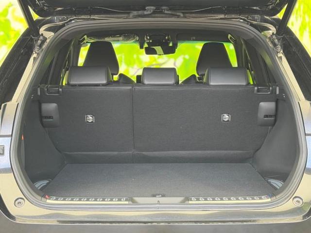 ハリアーハイブリッド Ｚレザーパッケージ　新品タイヤ／保証書／純正　ＳＤナビ／デジタルインナーミラー／衝突安全装置／シートヒーター／パノラミックビューモニター／車線逸脱防止支援システム／シート　フルレザー／電動バックドア　革シート　電動シート（8枚目）