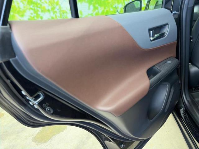 ハリアーハイブリッド Ｚレザーパッケージ　新品タイヤ／保証書／純正　ＳＤナビ／デジタルインナーミラー／衝突安全装置／シートヒーター／パノラミックビューモニター／車線逸脱防止支援システム／シート　フルレザー／電動バックドア　革シート　電動シート（22枚目）