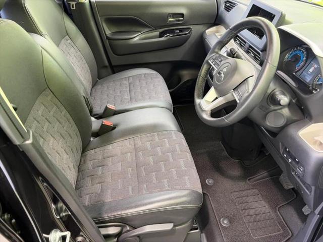 デリカミニ Ｇ　新品タイヤ／保証書／イーアシスト（ミツビシ）／電動スライドドア／シートヒーター　前席／車線逸脱防止支援システム／シート　ハーフレザー／ヘッドランプ　ＬＥＤ／ＥＢＤ付ＡＢＳ／横滑り防止装置　バックカメラ（4枚目）