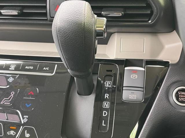 デリカミニ Ｇプレミアム　新品タイヤ／保証書／社外　９インチ　ＳＤナビ／デジタルインナーミラー／イーアシスト（ミツビシ）／両側電動スライドドア／シートヒーター　前席／全方位モニター／車線逸脱防止支援システム　全周囲カメラ（18枚目）