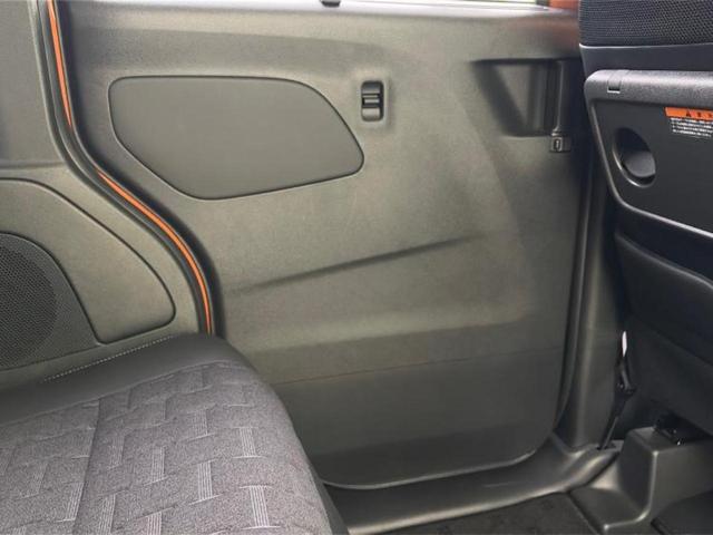 デリカミニ Ｇプレミアム　新品タイヤ／保証書／社外　９インチ　ＳＤナビ／デジタルインナーミラー／イーアシスト（ミツビシ）／両側電動スライドドア／シートヒーター　前席／全方位モニター／車線逸脱防止支援システム　全周囲カメラ（22枚目）