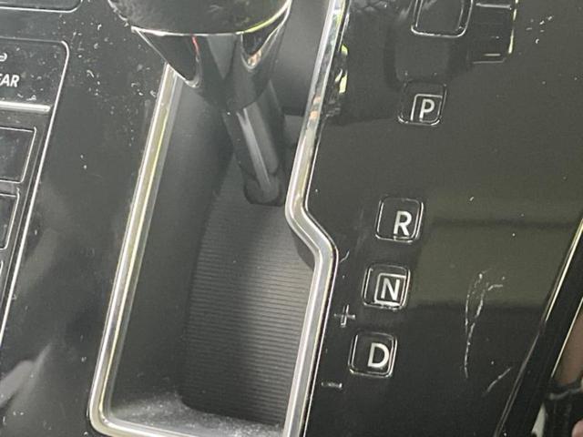 エルグランド ハイウェイスターＳアーバンクロム　新品タイヤ／保証書／純正　１０インチ　ＳＤナビ／フリップダウンモニター　純正　１２．１インチ／両側電動スライドドア／アラウンドビューモニター／シート　合皮／プロパイロット／電動バックドア　全周囲カメラ（17枚目）