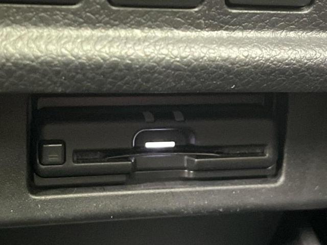 エルグランド ハイウェイスターＳアーバンクロム　新品タイヤ／保証書／純正　１０インチ　ＳＤナビ／フリップダウンモニター　純正　１２．１インチ／両側電動スライドドア／アラウンドビューモニター／シート　合皮／プロパイロット／電動バックドア　全周囲カメラ（18枚目）