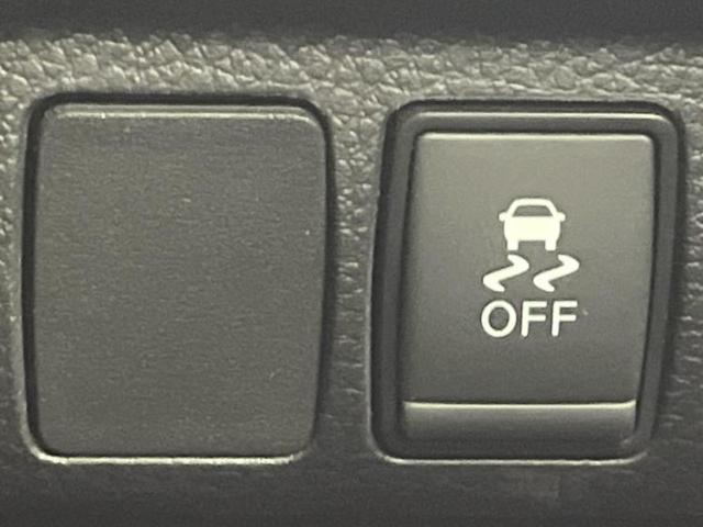 エルグランド ハイウェイスターＳアーバンクロム　新品タイヤ／保証書／純正　１０インチ　ＳＤナビ／フリップダウンモニター　純正　１２．１インチ／両側電動スライドドア／アラウンドビューモニター／シート　合皮／プロパイロット／電動バックドア　全周囲カメラ（26枚目）