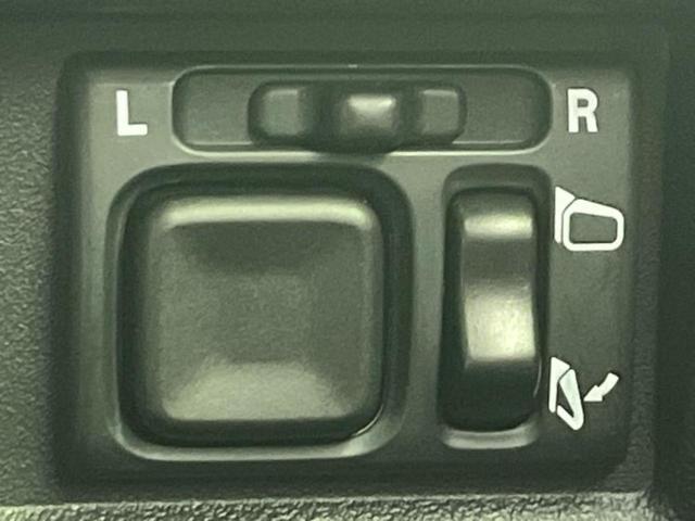 ジムニーノマド ４ＷＤ　ＦＣ　保証書／シートヒーター／車線逸脱防止支援システム／ヘッドランプ　ＬＥＤ／ＥＢＤ付ＡＢＳ／横滑り防止装置／アイドリングストップ／セーフティサポート（スズキ）／エアバッグ　運転席／エアバッグ　助手席（17枚目）