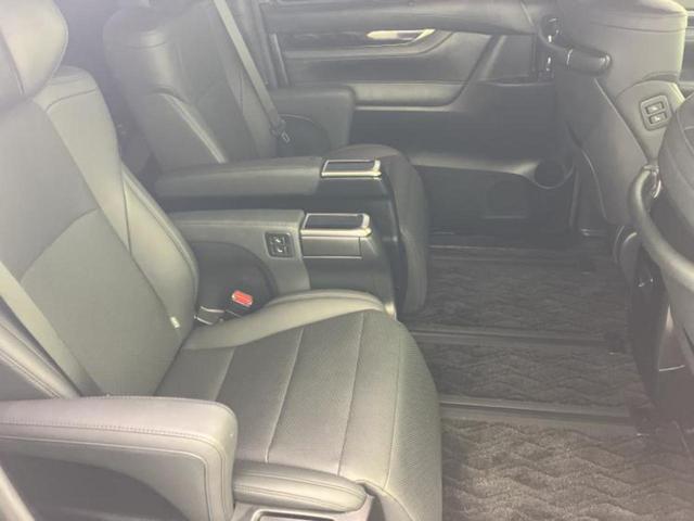 アルファード Ｓ　Ｃパッケージ　サンルーフ／純正エアロ／保証書／純正　９インチ　ＳＤナビ／デジタルインナーミラー／トヨタセーフティセンス／両側電動スライドドア／エアーシート　前席／車線逸脱防止支援システム／シート　合皮　フルエアロ（5枚目）