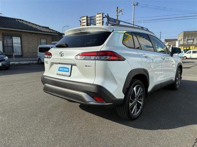 カローラクロス ハイブリッドＺ　ディスプレイオーディオ＋ナビ／トヨタセーフティセンス／シートヒーター／パノラミックビューモニター／車線逸脱防止支援システム／電動バックドア／ヘッドランプ　ＬＥＤ／ＥＴＣ２．０　衝突被害軽減システム（3枚目）