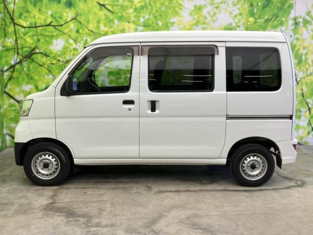 ハイゼットカーゴ デラックスＳＡ３　新品タイヤ／スマートアシスト（トヨタ・ダイハツ）／車線逸脱防止支援システム／ヘッドランプ　ＬＥＤ／Ｂｌｕｅｔｏｏｔｈ接続／ＥＢＤ付ＡＢＳ／横滑り防止装置／アイドリングストップ／エアバッグ　運転席（2枚目）